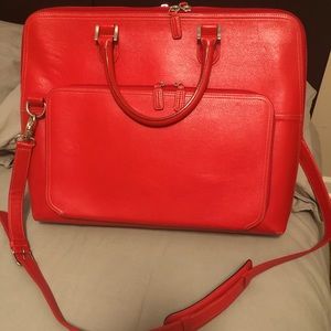 Levenger Expandable Laptop Shoulder Bag